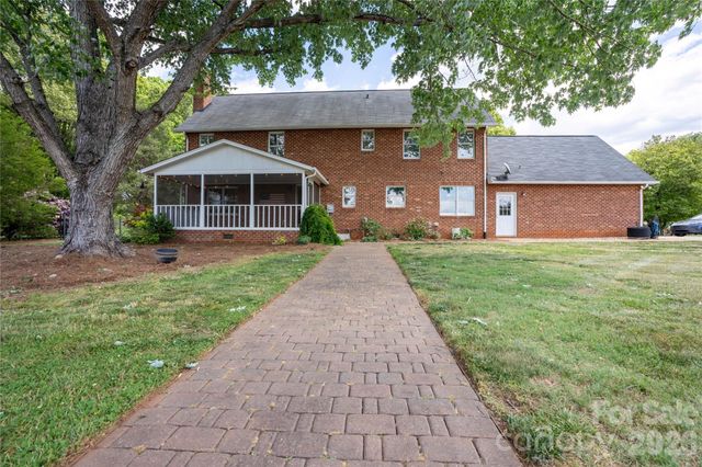 372 Baymount Drive, Statesville, NC 28625