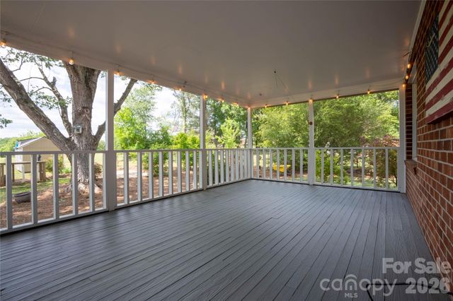 372 Baymount Drive, Statesville, NC 28625