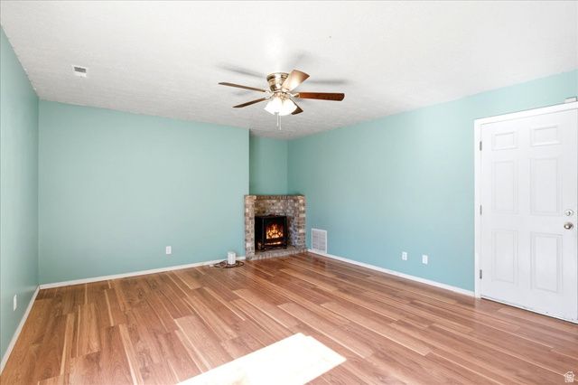 649 N 1360 W, Clinton, UT 84015
