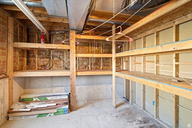 649 N 1360 W, Clinton, UT 84015