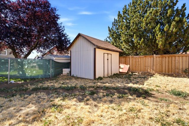 649 N 1360 W, Clinton, UT 84015
