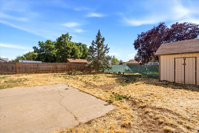 649 N 1360 W, Clinton, UT 84015