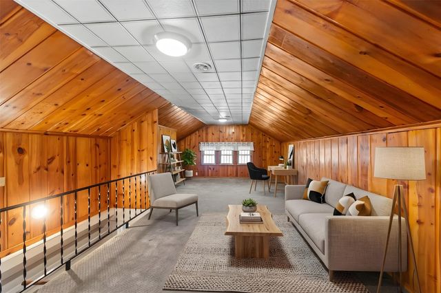 105 W Rippey Avenue, Baxter, IA 50028