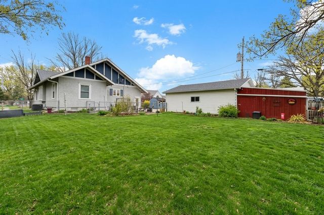 105 W Rippey Avenue, Baxter, IA 50028