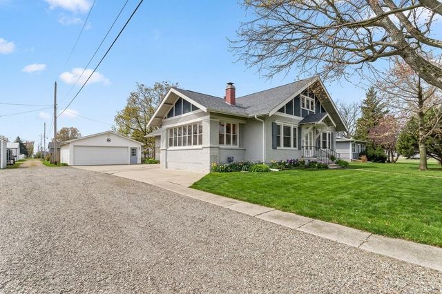 105 W Rippey Avenue, Baxter, IA 50028