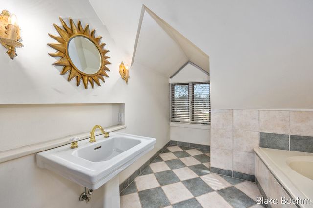 202 E 26th Street, Holland City, MI 49423