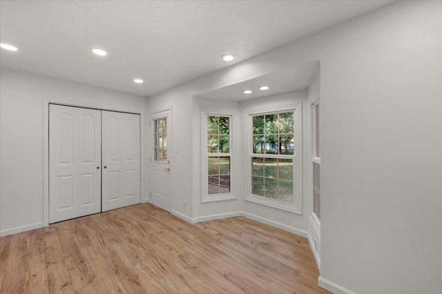 385 Nathaniel Ct, Clarksville, TN 37042