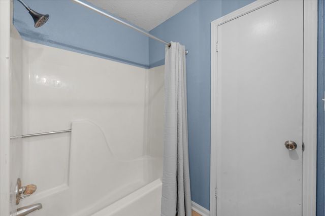 385 Nathaniel Ct, Clarksville, TN 37042