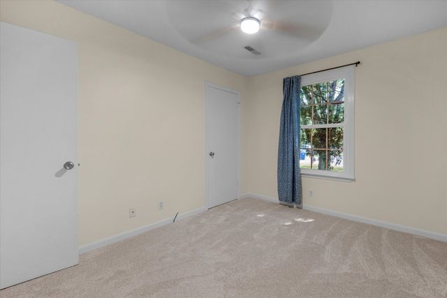 385 Nathaniel Ct, Clarksville, TN 37042