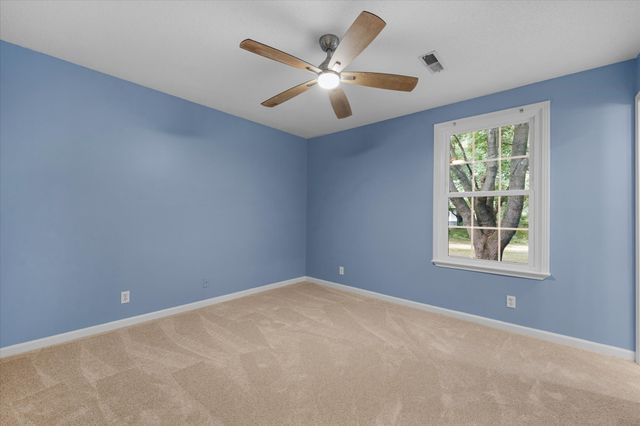 385 Nathaniel Ct, Clarksville, TN 37042