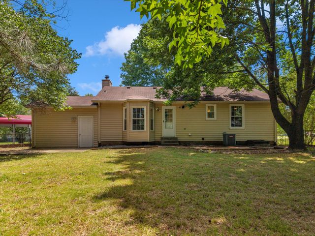 385 Nathaniel Ct, Clarksville, TN 37042