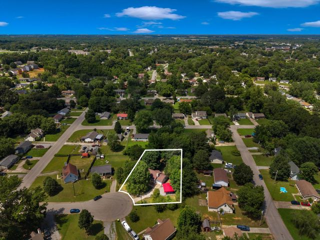 385 Nathaniel Ct, Clarksville, TN 37042