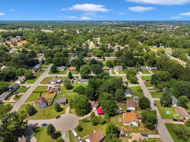 385 Nathaniel Ct, Clarksville, TN 37042