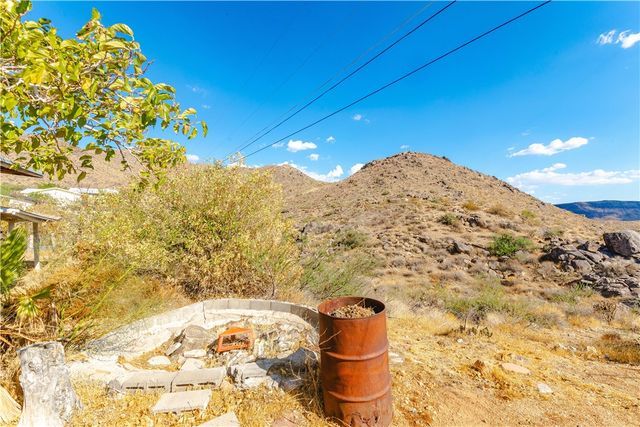 3430 W Chea Drive, Golden Valley, AZ 86413