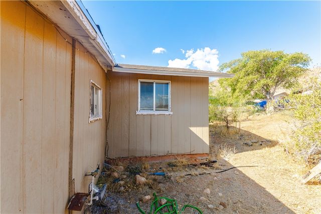 3430 W Chea Drive, Golden Valley, AZ 86413