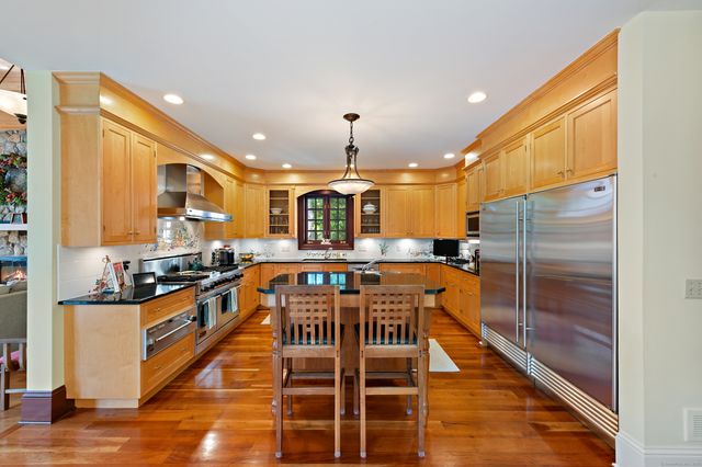 61 High Ridge Avenue, Ridgefield, CT 06877