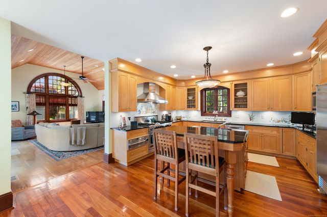61 High Ridge Avenue, Ridgefield, CT 06877