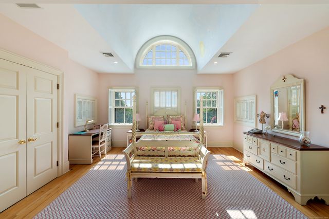 61 High Ridge Avenue, Ridgefield, CT 06877