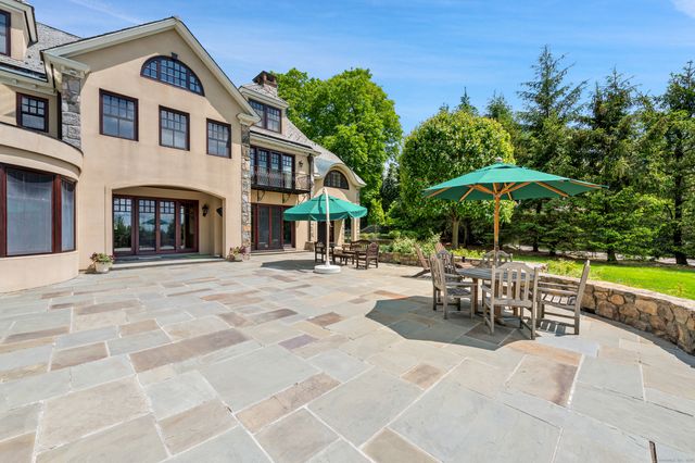 61 High Ridge Avenue, Ridgefield, CT 06877