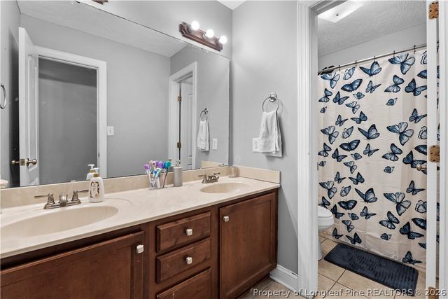 3932 Hunting Path Drive, Hope Mills, NC 28348