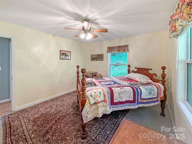 80 Kitty Lane, Waynesville, NC 28785
