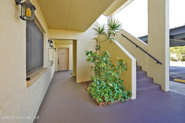 220 S 5th Street 205, Cocoa Beach, FL 32931