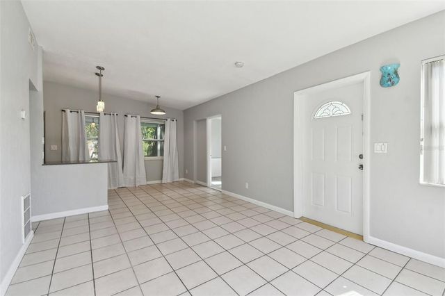 1821 20TH AVENUE N, St Petersburg, FL 33713