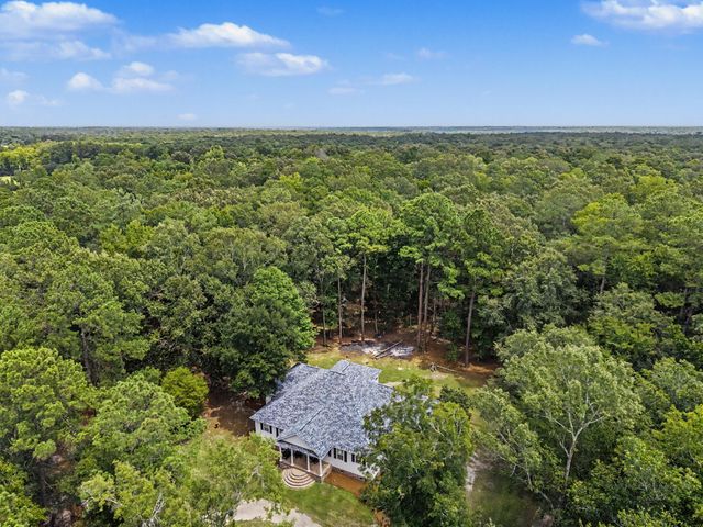 140 Old Plantation Lane, Moncks Corner, SC 29461