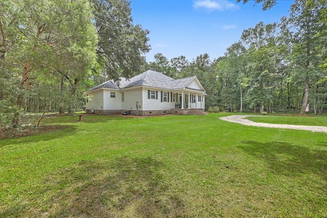 140 Old Plantation Lane, Moncks Corner, SC 29461