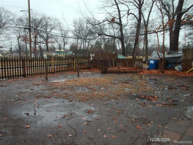 4656 Toepfer Road, Warren, MI 48091