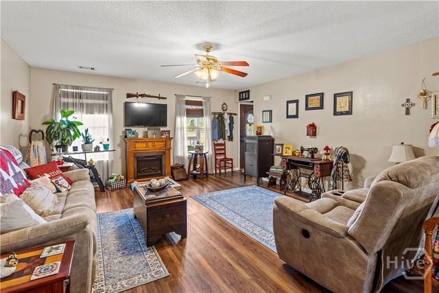 315 Jeanies Road, Hinesville, GA 31313
