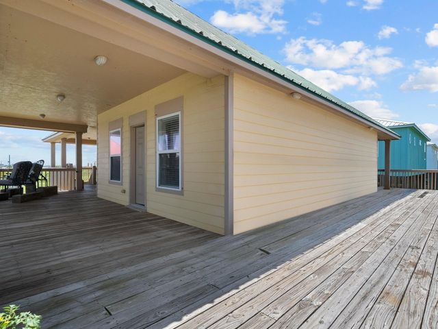 970 Bolivar Dunes Boulevard, Gilchrist, TX 77617
