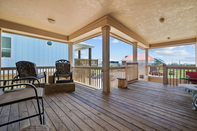 970 Bolivar Dunes Boulevard, Gilchrist, TX 77617