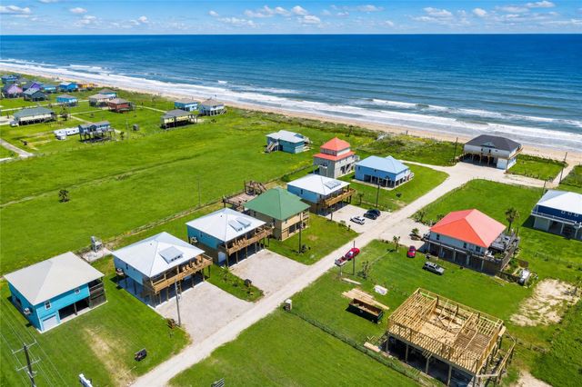 970 Bolivar Dunes Boulevard, Gilchrist, TX 77617