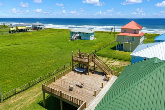 970 Bolivar Dunes Boulevard, Gilchrist, TX 77617