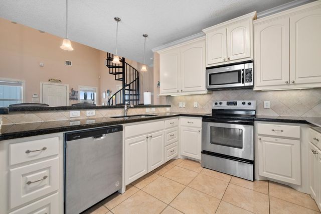 970 Bolivar Dunes Boulevard, Gilchrist, TX 77617