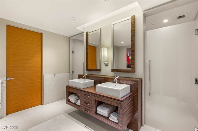 3750 Las Vegas Boulevard 3302, Las Vegas, NV 89158