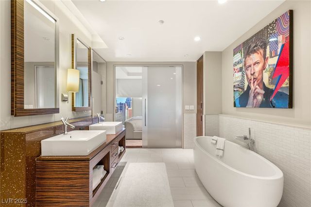 3750 Las Vegas Boulevard 3302, Las Vegas, NV 89158