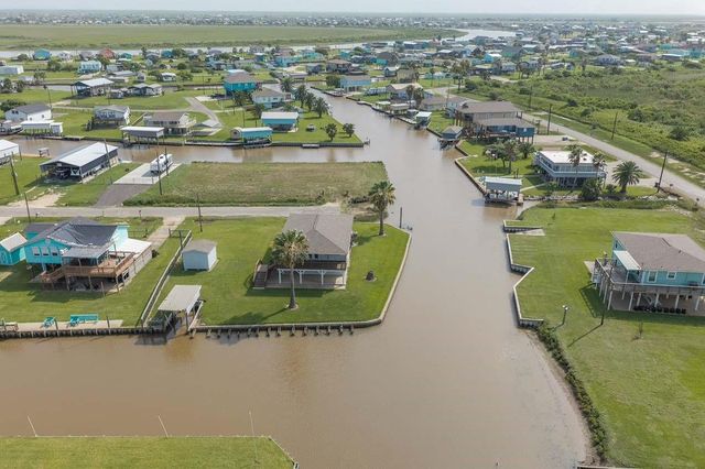 1304 County Road 202, Sargent, TX 77414