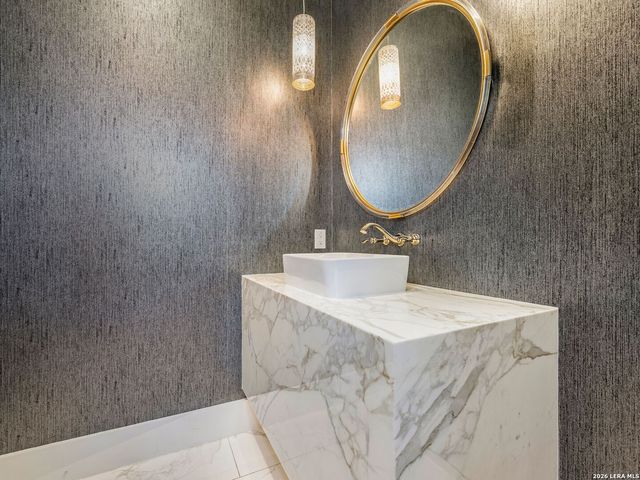 23 Grand Terrace, San Antonio, TX 78257