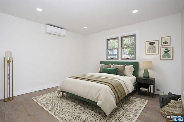 20 Dojean Court, Bergenfield, NJ 07621