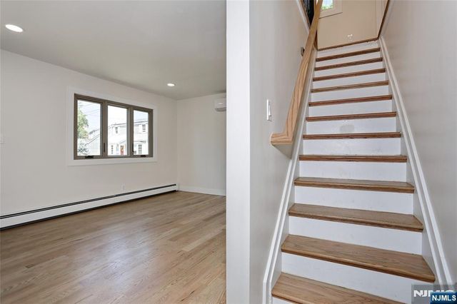 20 Dojean Court, Bergenfield, NJ 07621