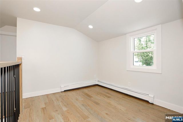 20 Dojean Court, Bergenfield, NJ 07621