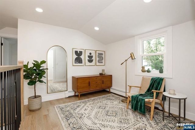20 Dojean Court, Bergenfield, NJ 07621