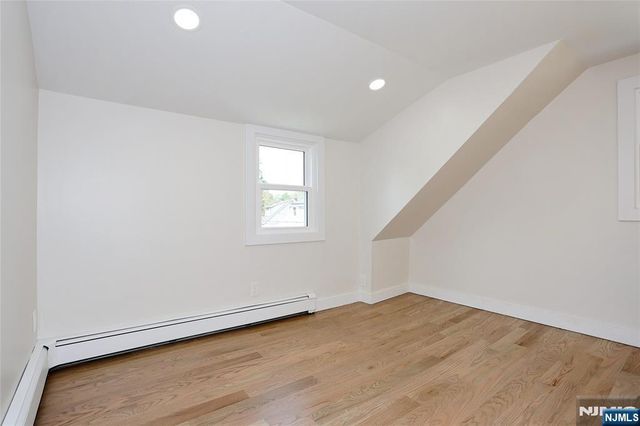 20 Dojean Court, Bergenfield, NJ 07621