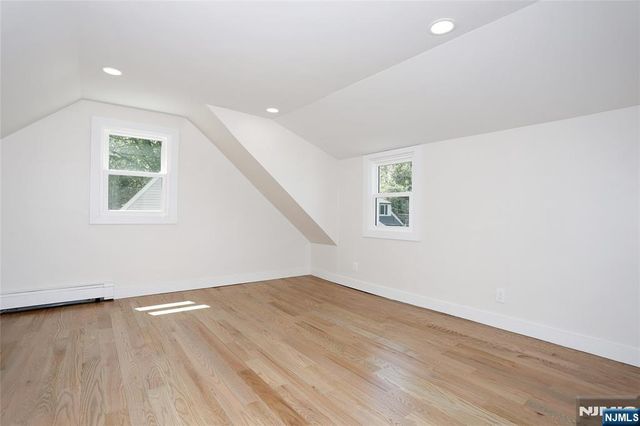 20 Dojean Court, Bergenfield, NJ 07621