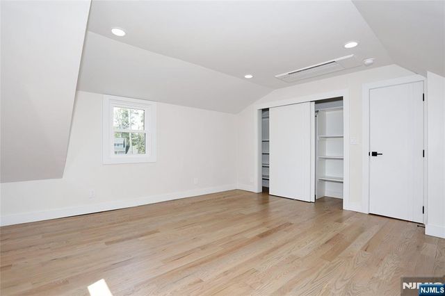 20 Dojean Court, Bergenfield, NJ 07621