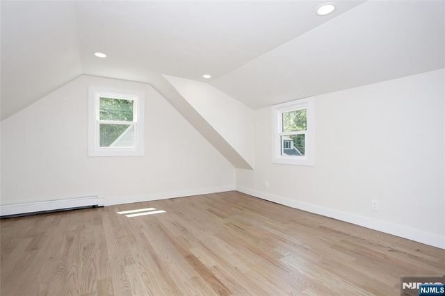 20 Dojean Court, Bergenfield, NJ 07621
