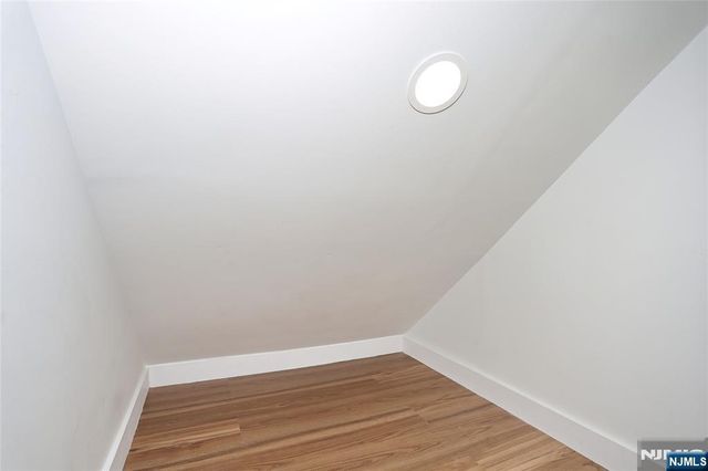 20 Dojean Court, Bergenfield, NJ 07621