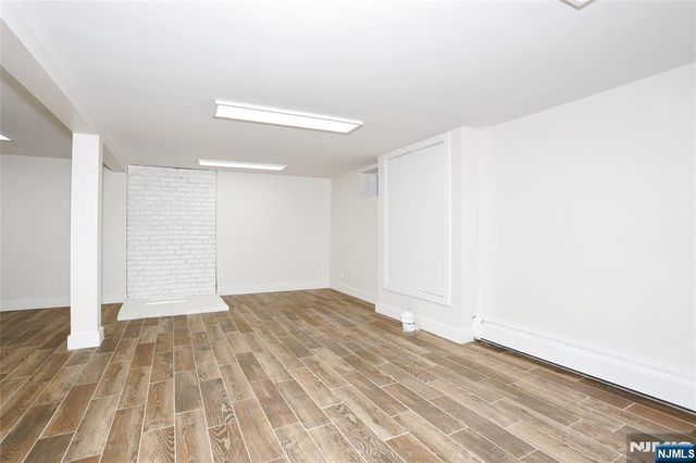20 Dojean Court, Bergenfield, NJ 07621